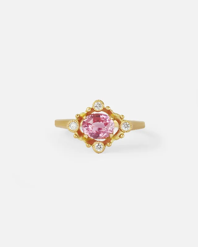 Engagement rings with antique-style ruby textures -Melee Halo / E15