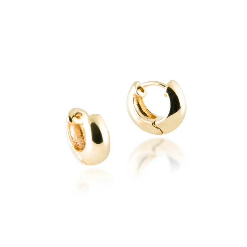 Best hoop earrings with minimal embellishments for a sleek and modern look-Small Taper Snap Earring in Gold