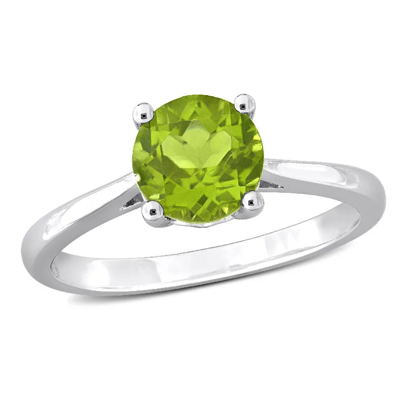 Rings with peridot gems for fresh green -Mimi & Max 1 1/2ct TGW Peridot Solitaire Ring in Sterling Silver