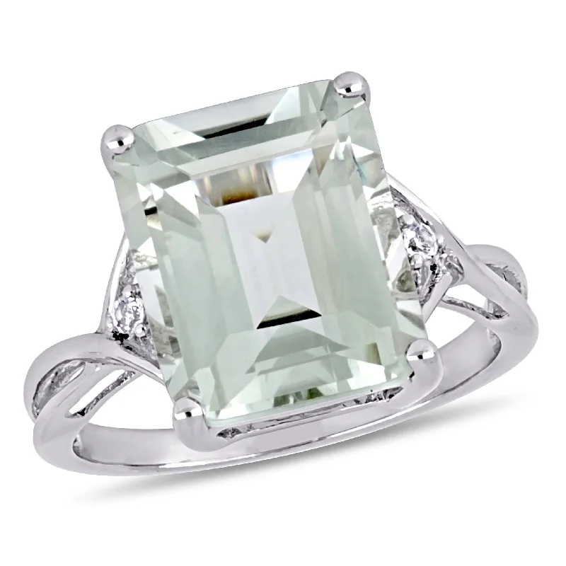 Rings with smoky quartz for muted elegance -Mimi & Max 5 5/8ct TGW Emerald Cut Green Quartz and White Topaz TDWist Ring in Sterling Silver