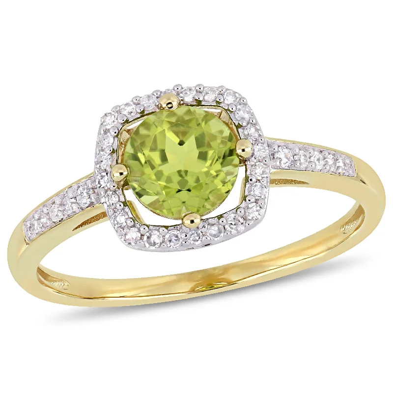 Rings with hematite for sleek metallic sheen -Mimi & Max 7/8ct TGW Peridot and 1/7ct TDW Diamond Halo Ring in 10k Yellow Gold